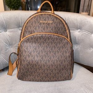 Large Logo Micheal Kors backpack